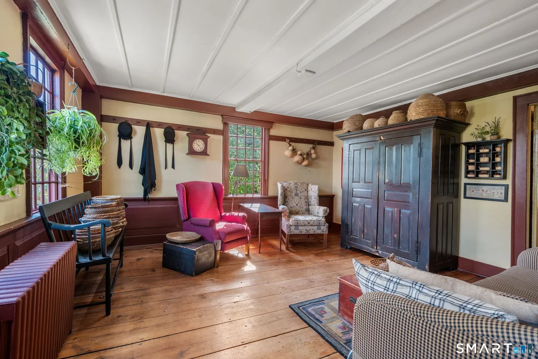 Photo of 921 Thompsonville Road