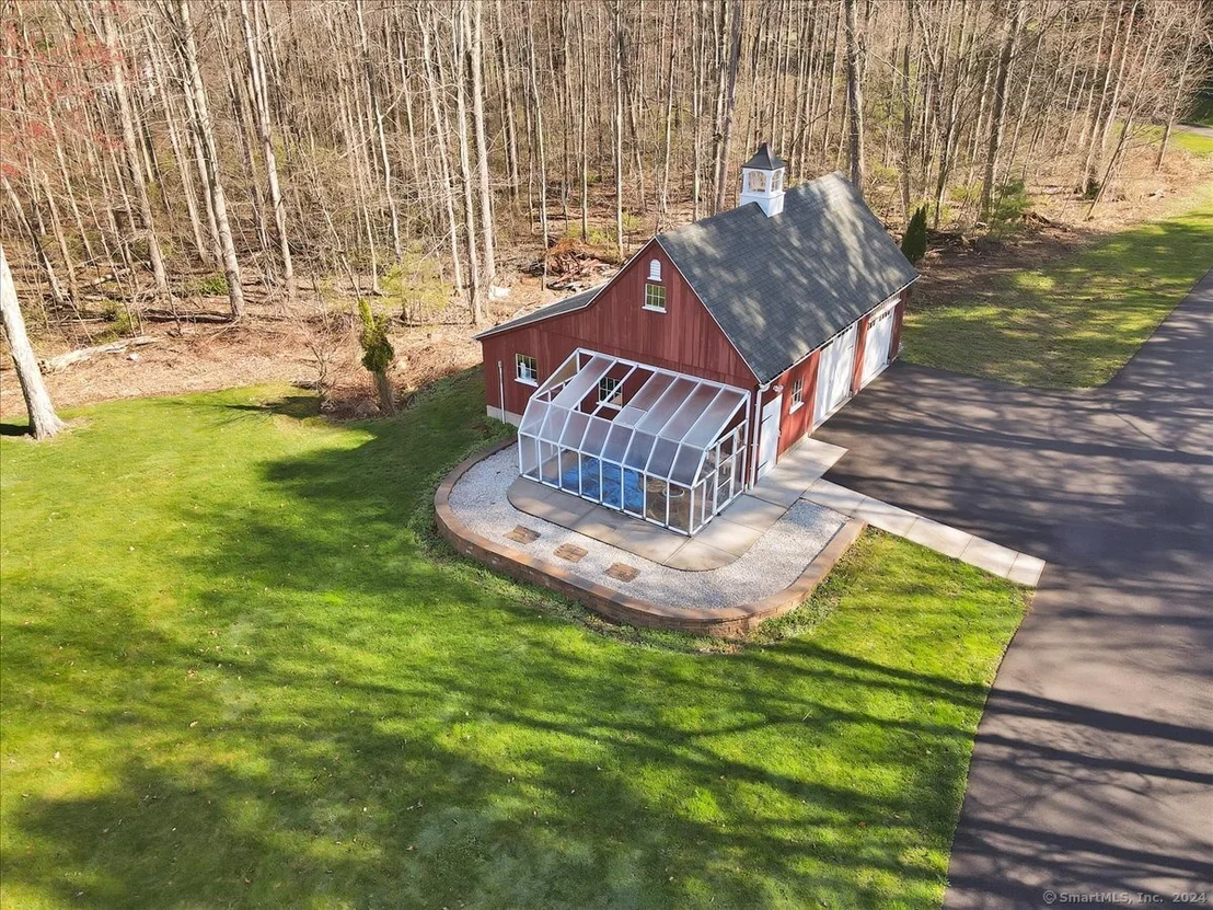Photo of 593 Park Road Extension