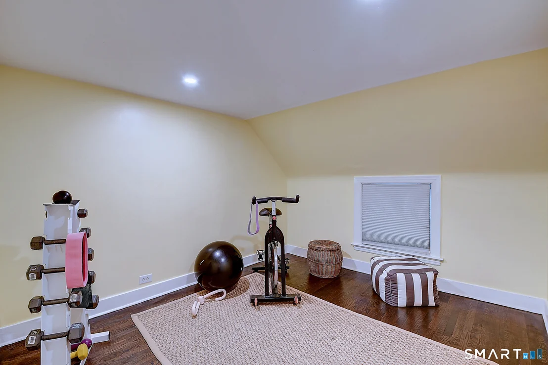 Photo of 27 Chestnut Hill Road