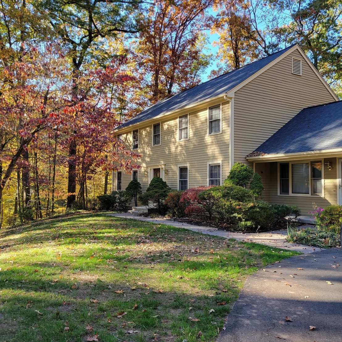 Photo of 1352 Wolf Hill Road