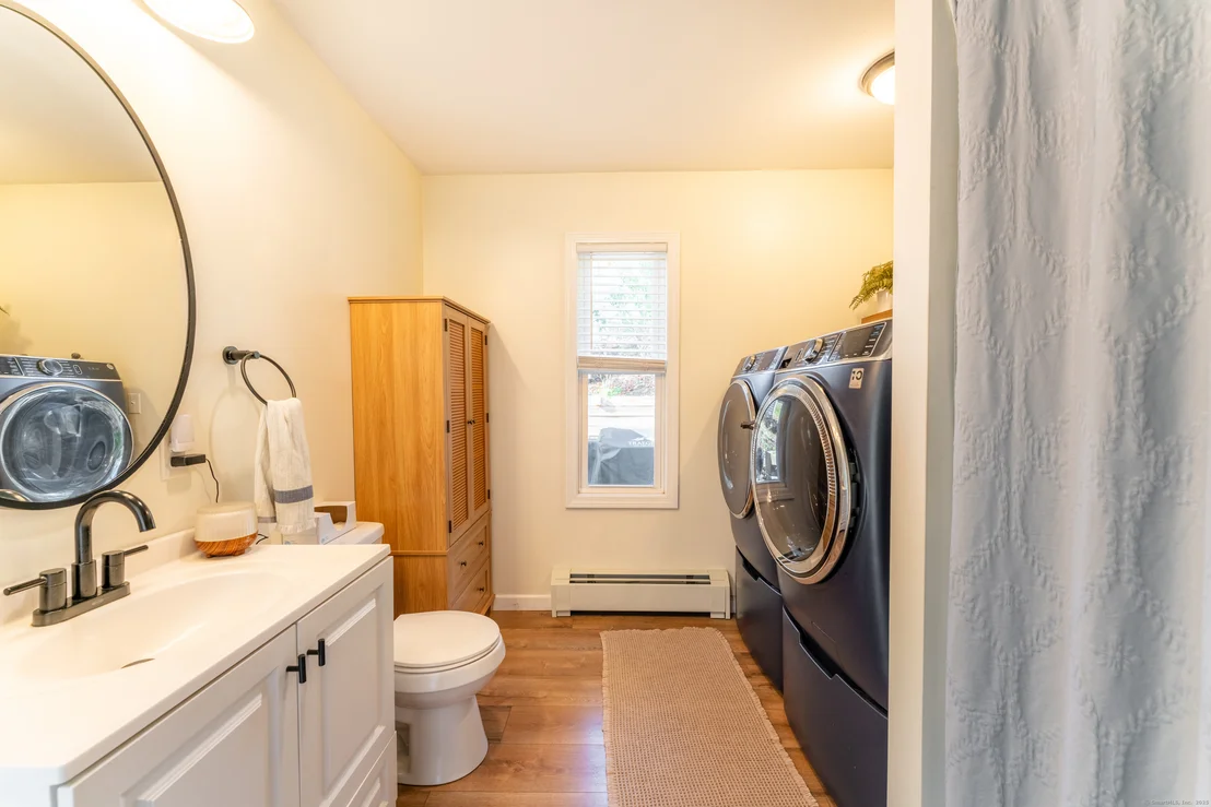 Photo of 280 River Road