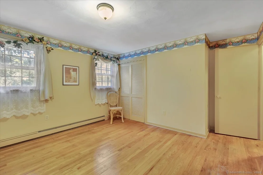 Photo of 201 Folly Lane