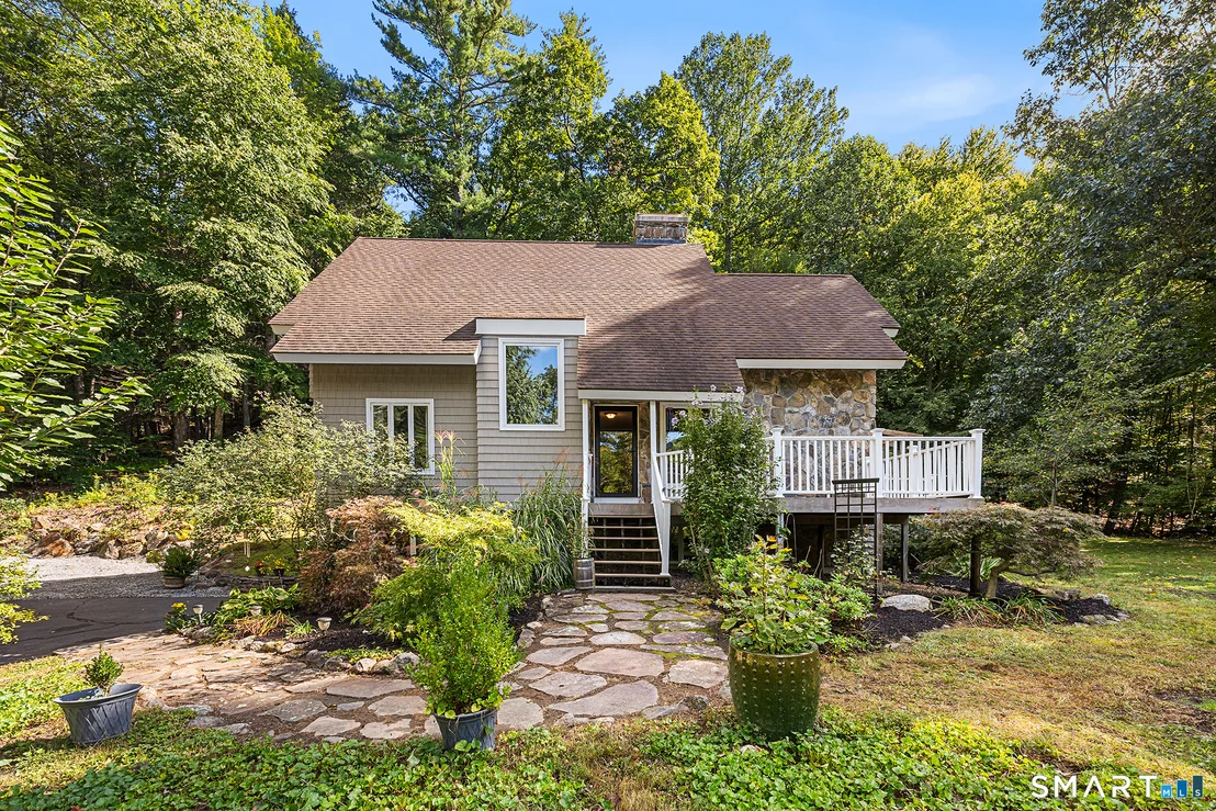 Photo of 82 River Road