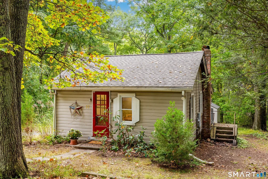 Photo of 37 Sassacus Road