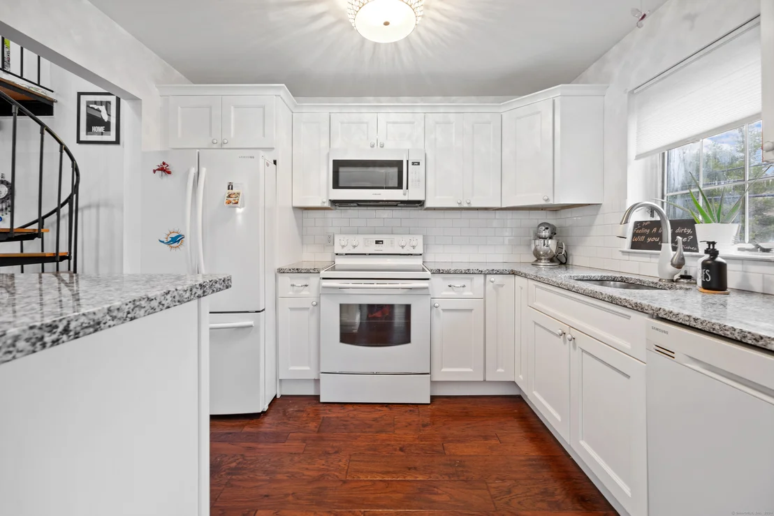 Photo of Unit APT56 at 7 Taft Point