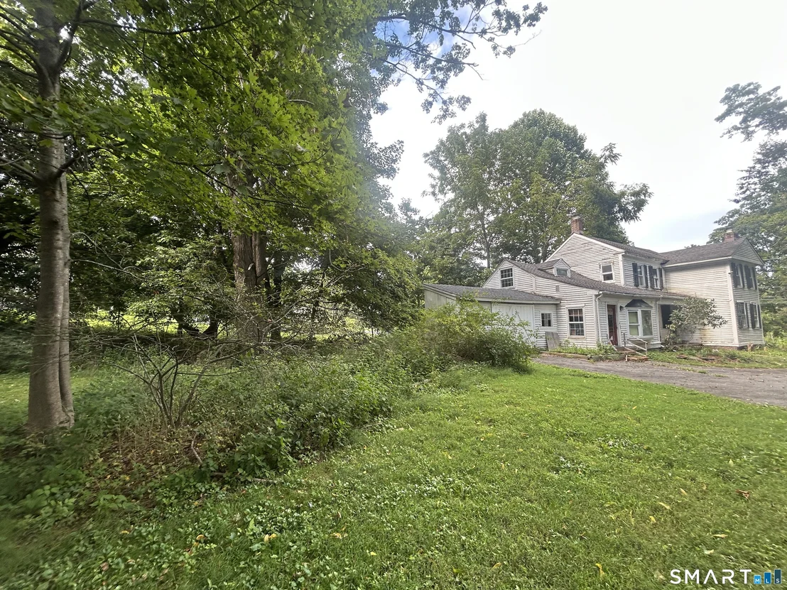 Photo of 433 Simsbury Road