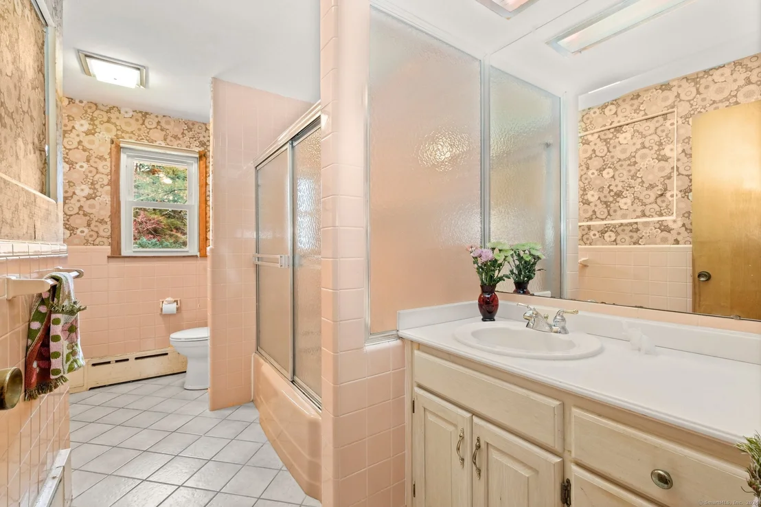 Photo of 90 Lu Manor Drive