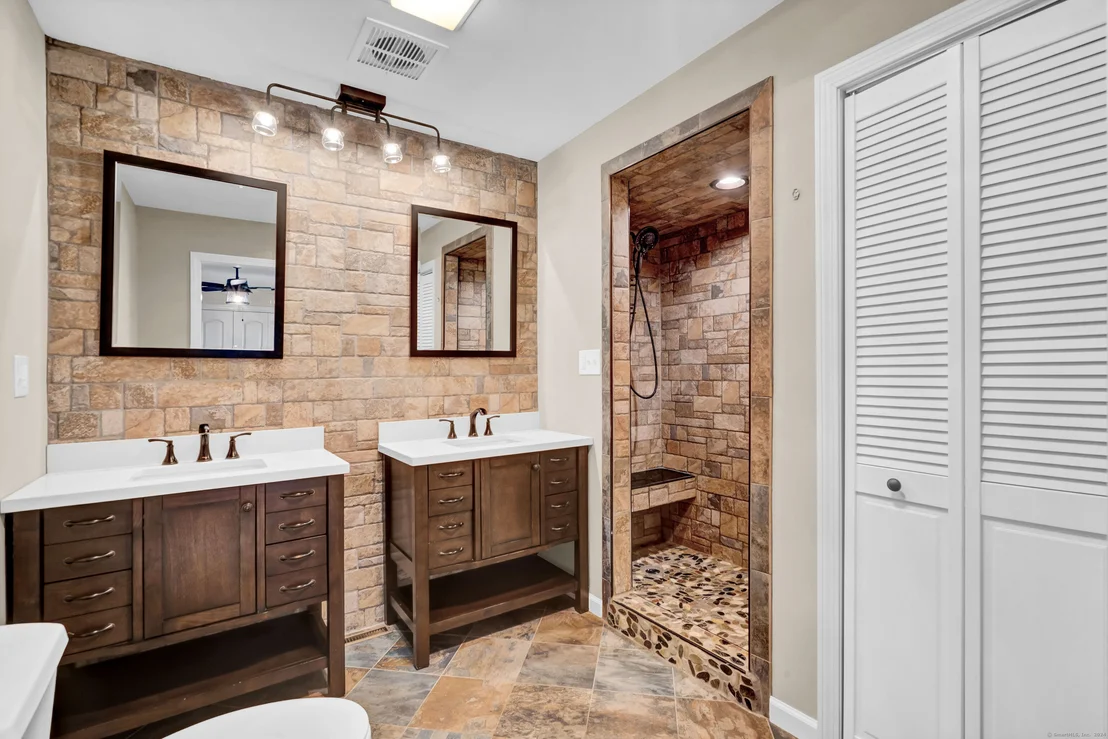 Photo of 110 Ichabod Lane