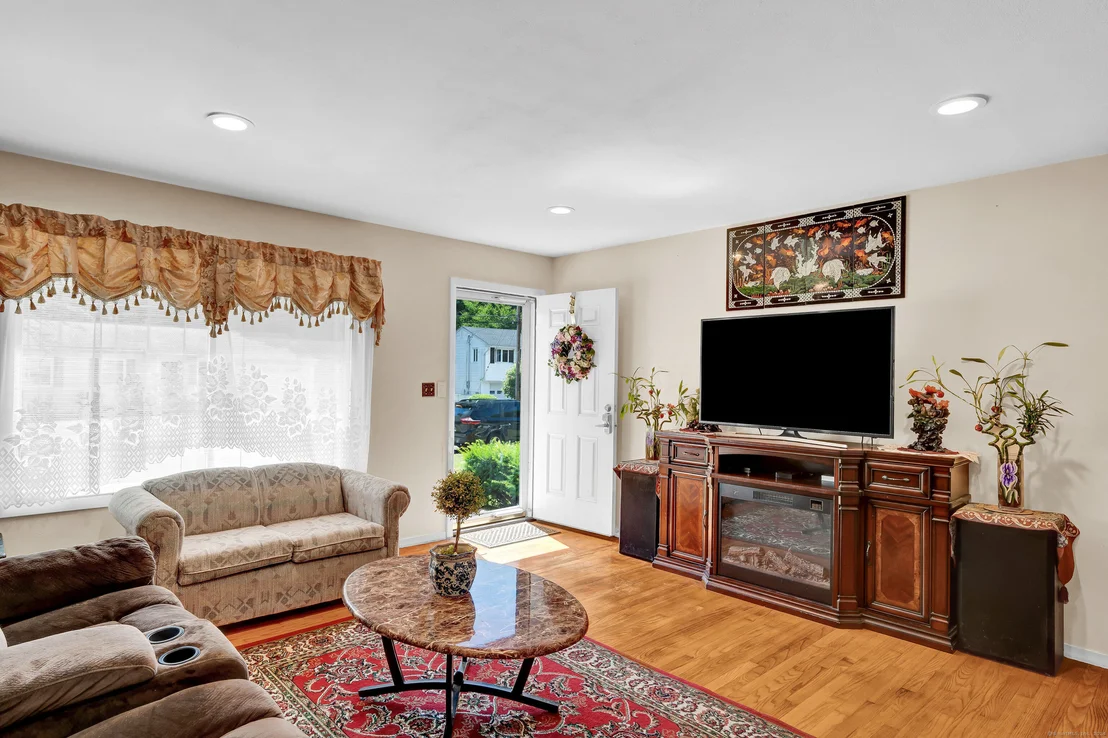 Photo of 8 Sherwood Drive