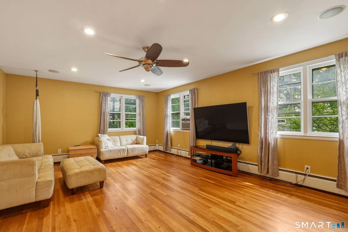 Photo of 8 Washington Circle