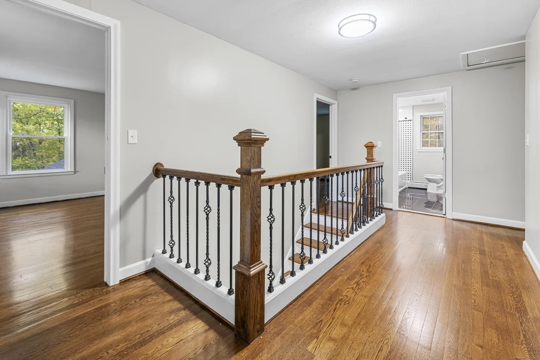 Photo of 545 Simsbury Road