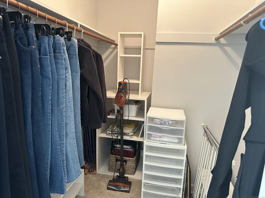 Photo of Unit APT23 at 827 Oronoke Road