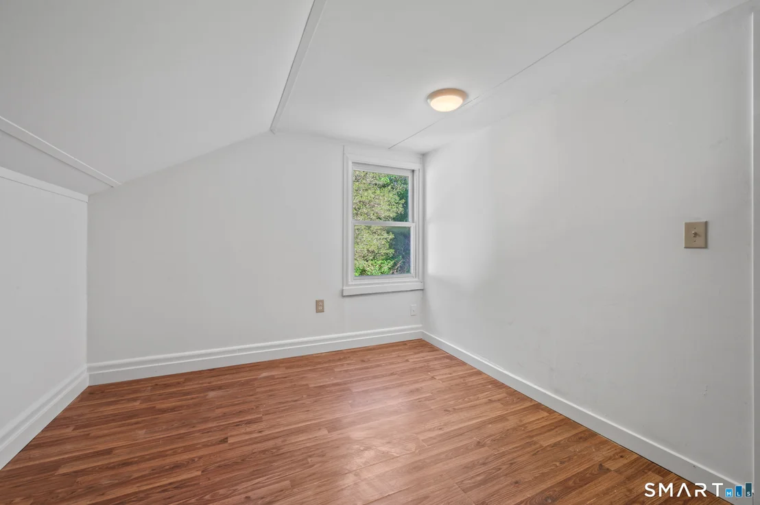 Photo of 2 Hillside Court