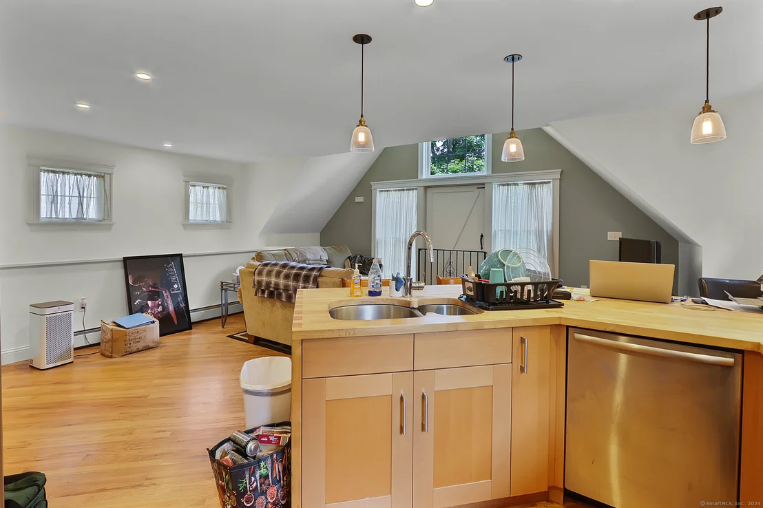 Photo of 75 Maple Street