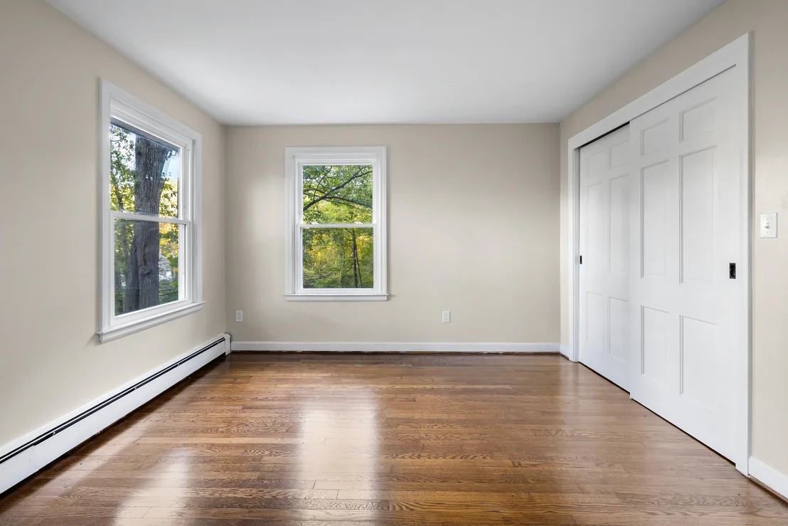 Photo of 545 Simsbury Road