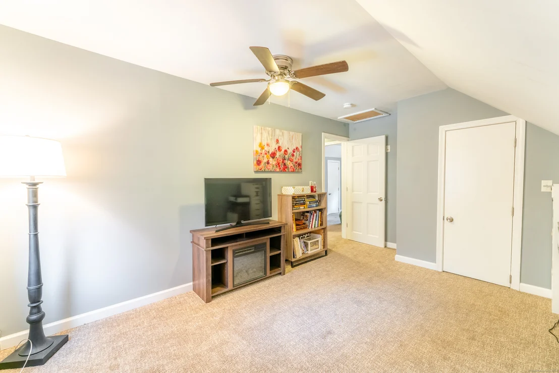 Photo of 280 River Road