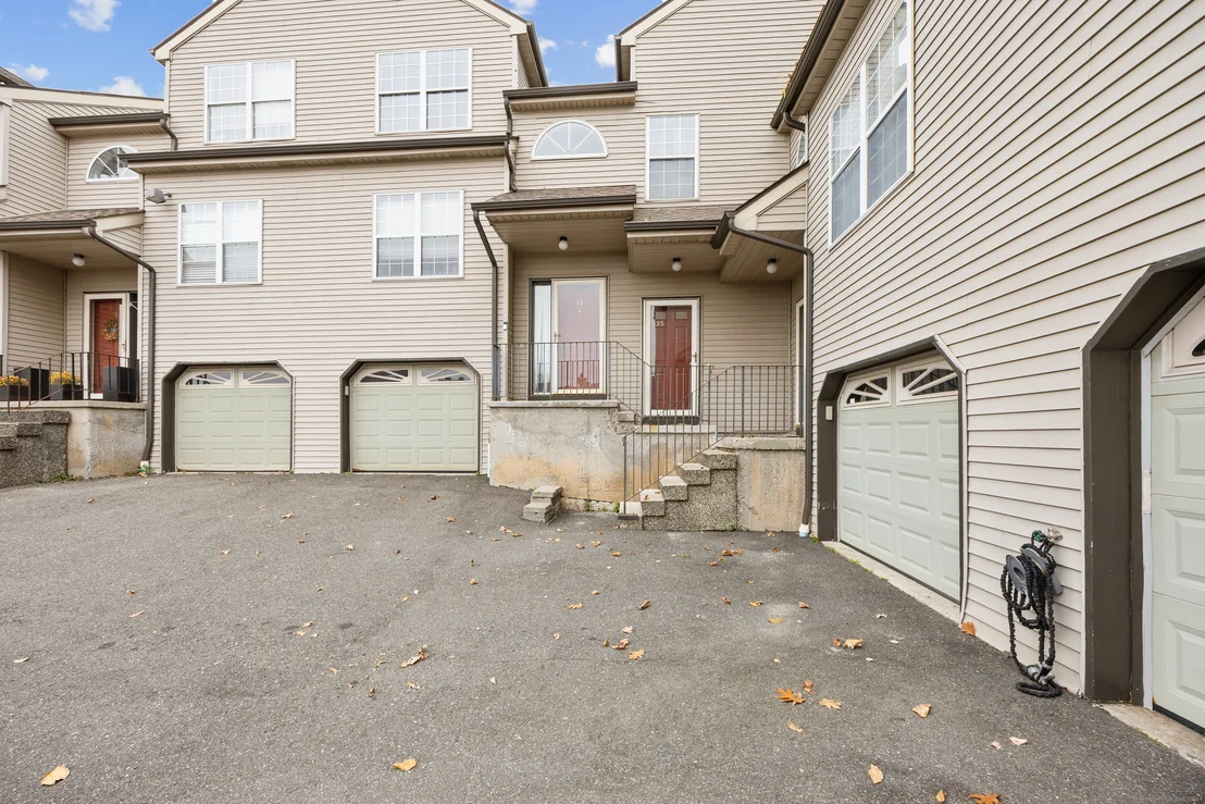 Photo of Unit APT56 at 7 Taft Point