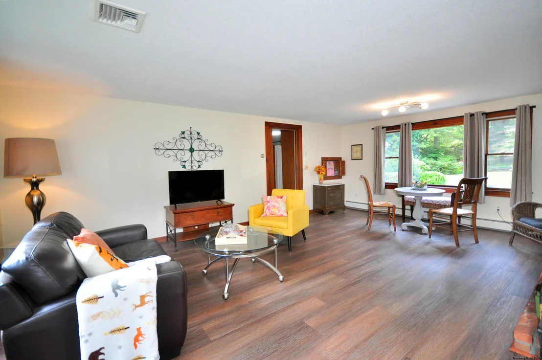 Photo of 6 Spring Glen Drive