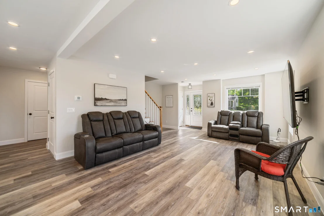 Photo of 85 Vanderbilt Road