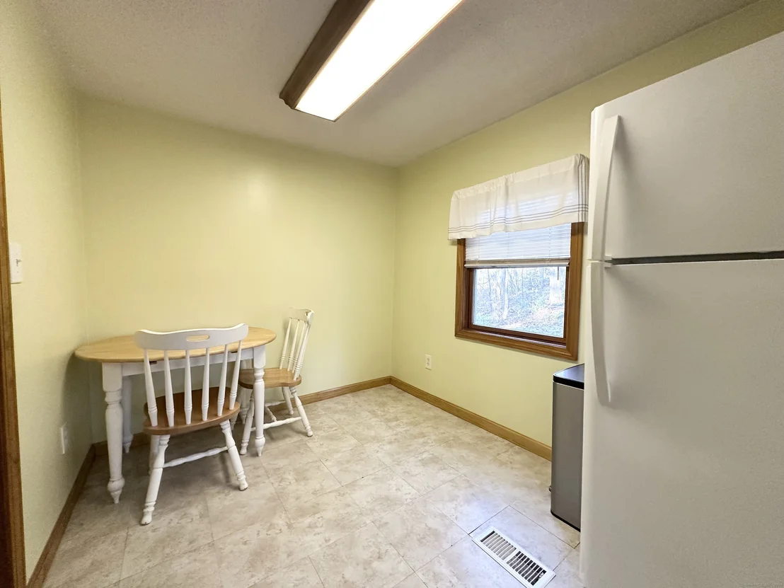 Photo of 418 Lake Road