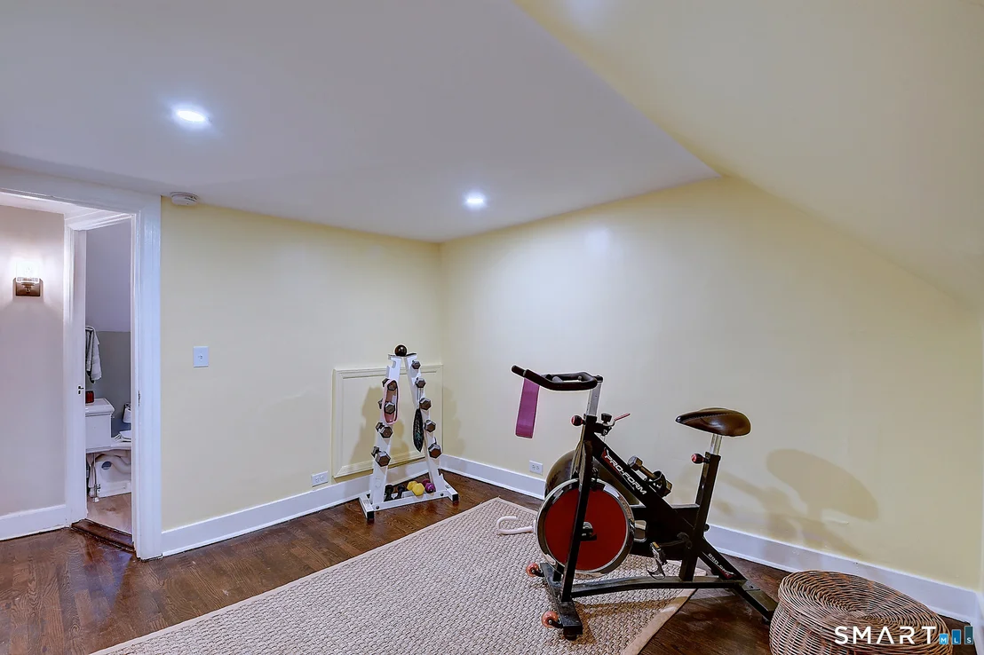 Photo of 27 Chestnut Hill Road