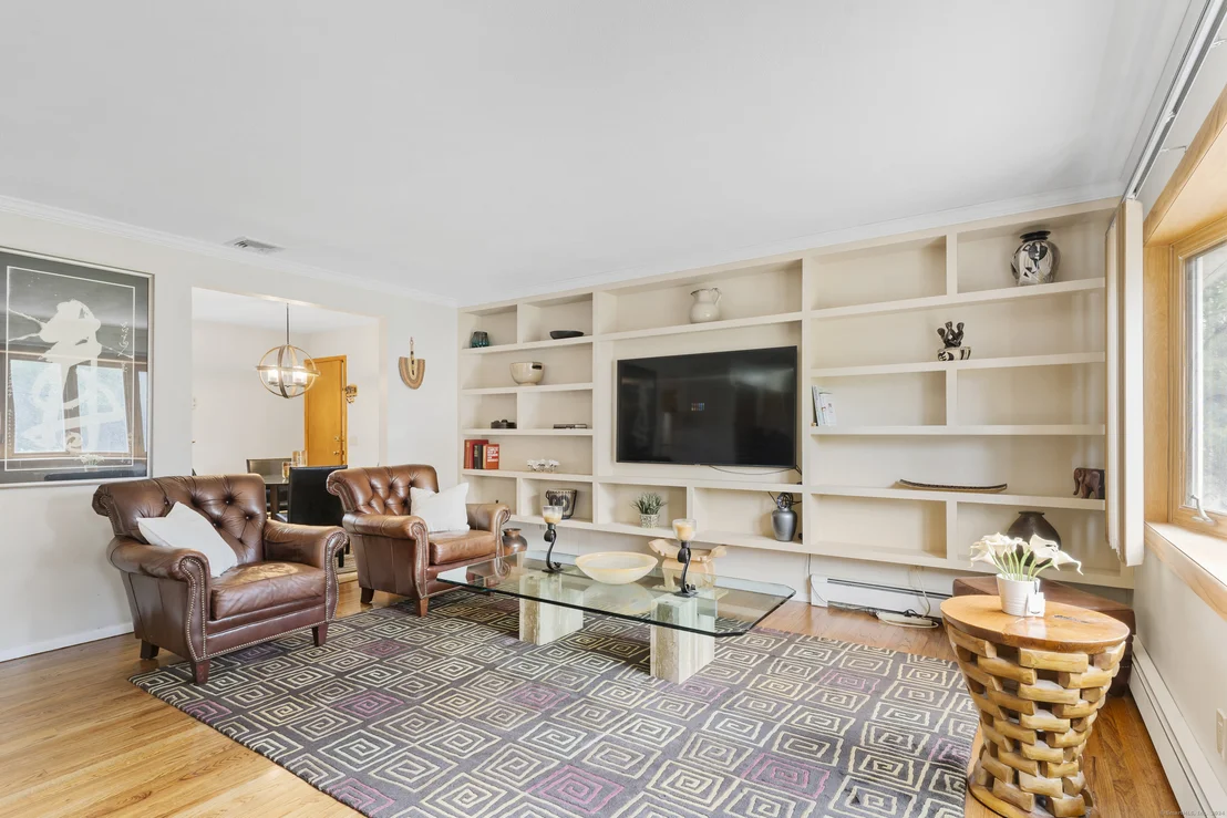 Photo of 2 Fieldstone Drive