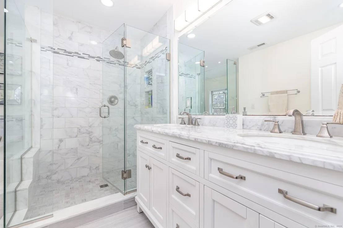 Photo of 115 Lakewood Circle