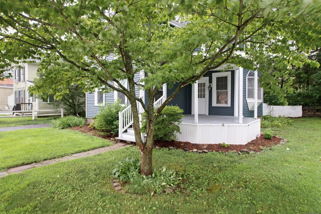 Photo of 17 Maple Street