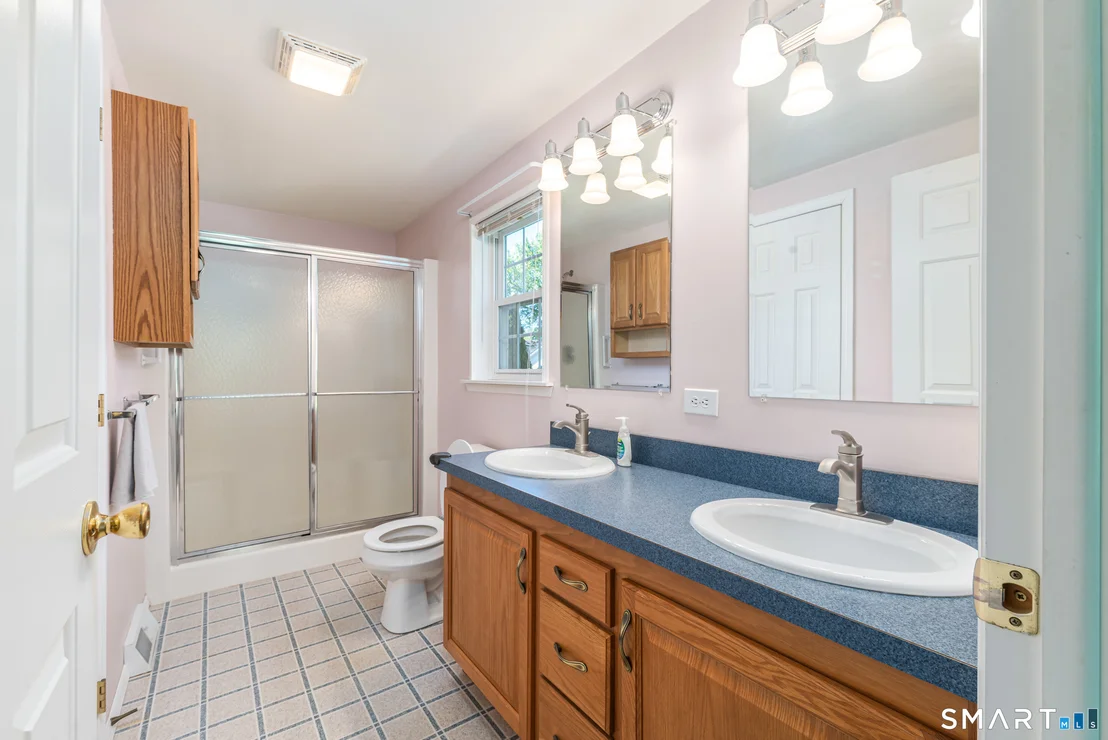 Photo of 17 Laurel Circle
