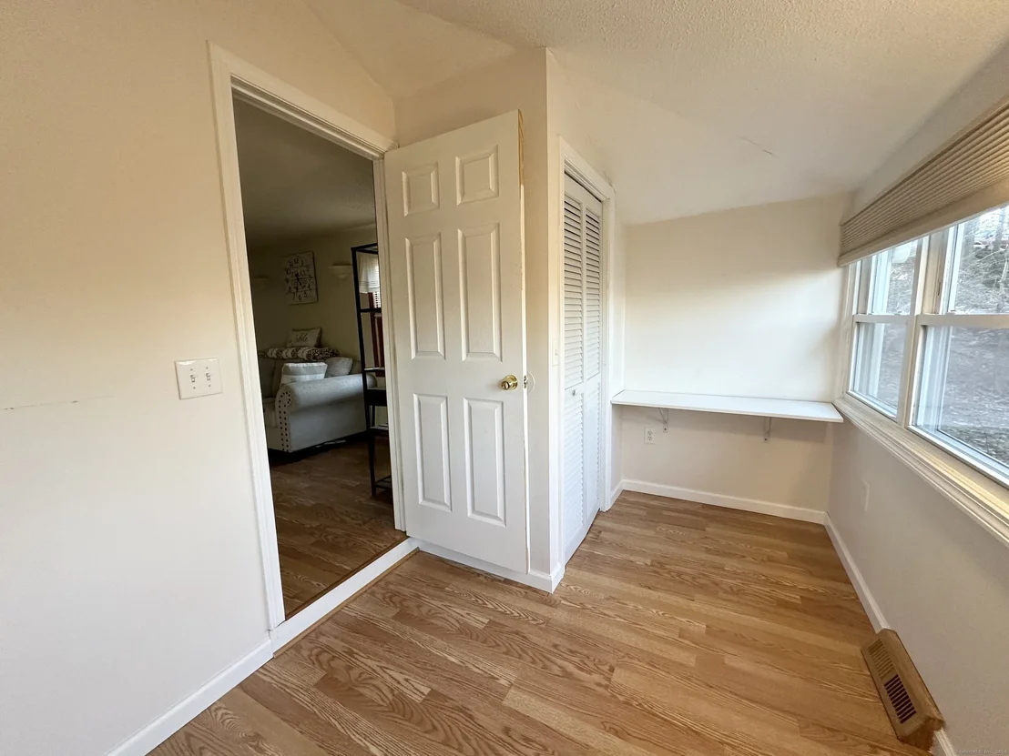 Photo of 418 Lake Road