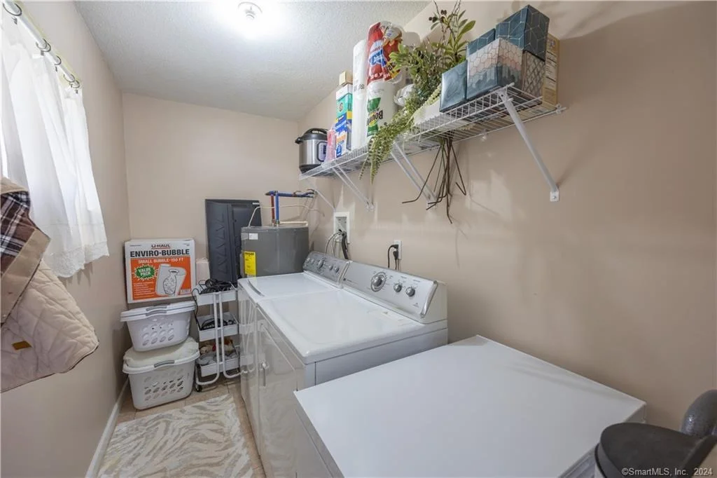 Photo of Unit 41D at 925 Oronoke Road