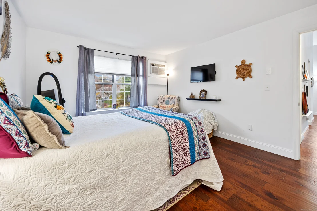 Photo of Unit APT56 at 7 Taft Point
