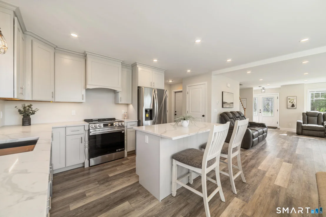 Photo of 85 Vanderbilt Road