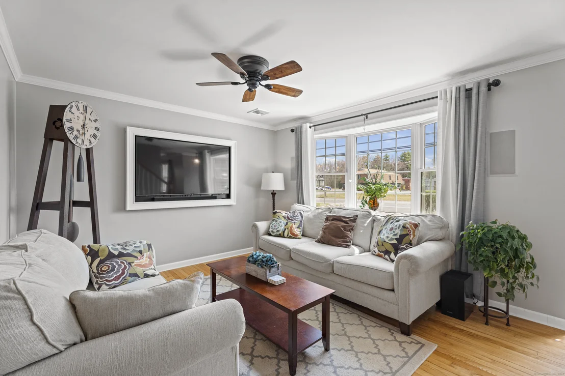 Photo of 511 Salmon Brook Street
