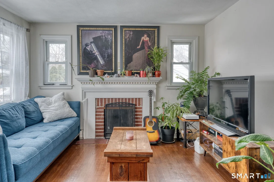 Photo of 291 Mansfield Avenue