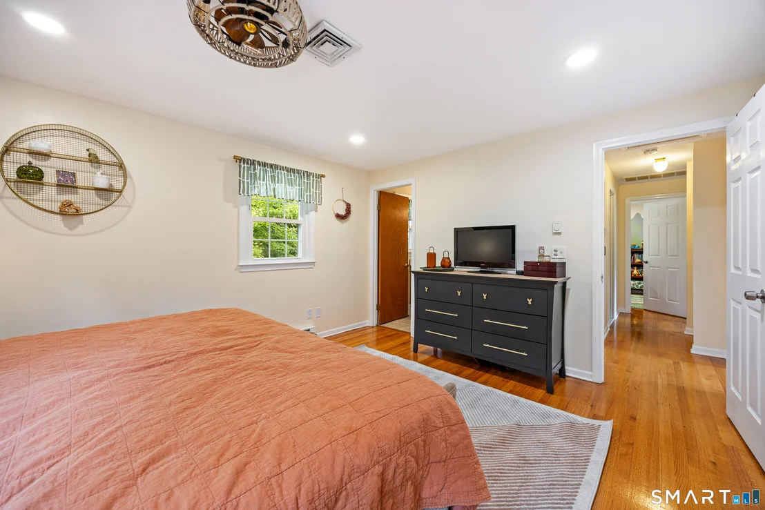 Photo of 45 Montowese Trail