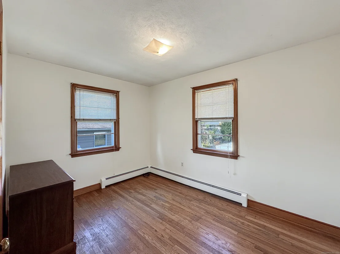Photo of 379 Scott Road