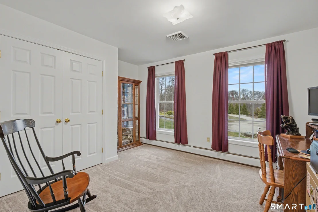 Photo of 12 Fox Run