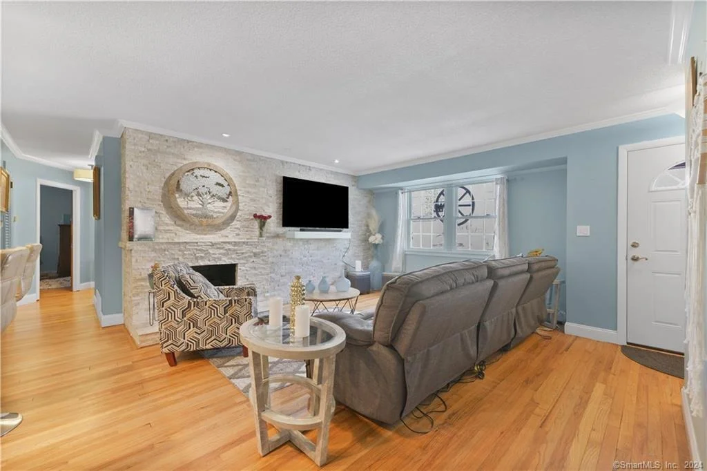 Photo of 30 Meadowlark Road