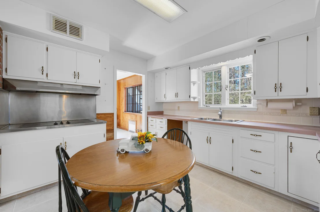 Photo of 341 Greenwoods Road