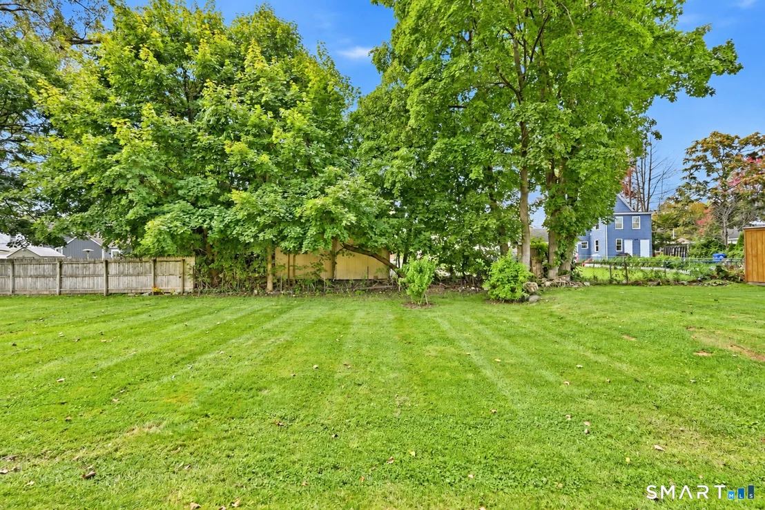 Photo of 25 Maple Avenue