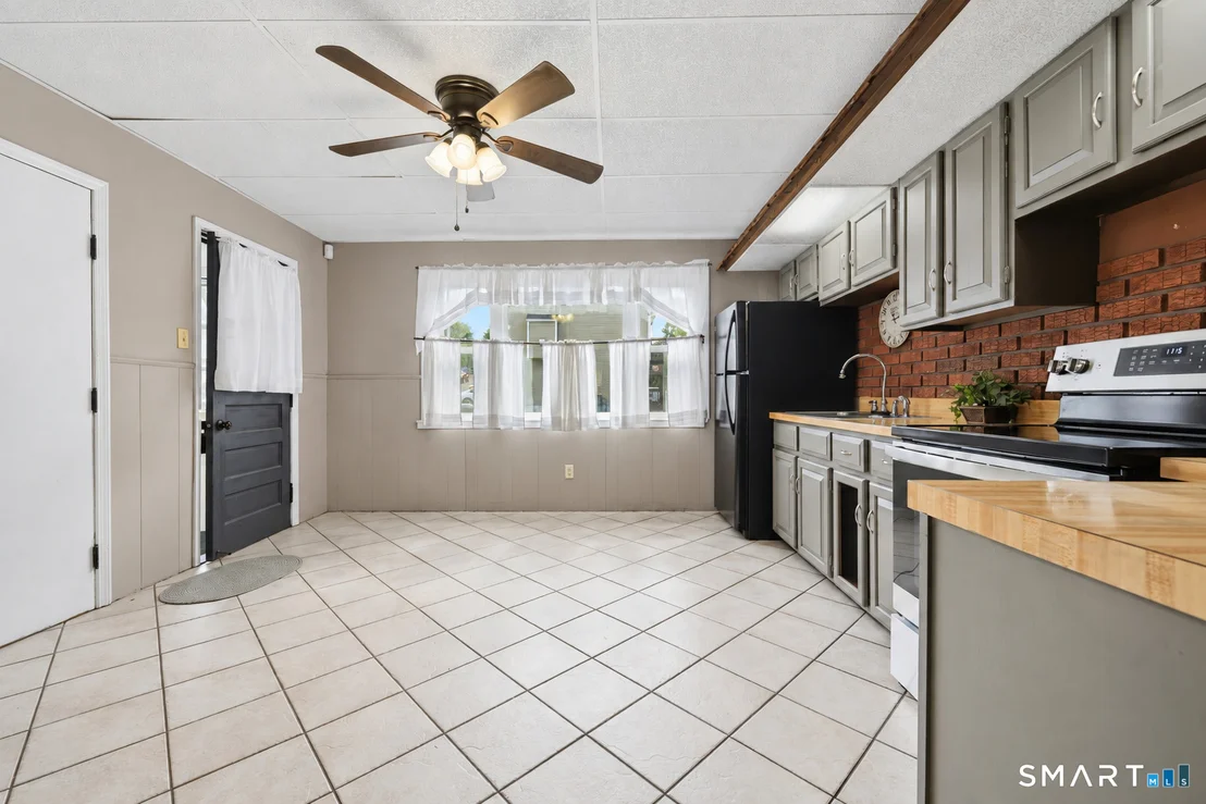 Photo of 25 Maple Avenue