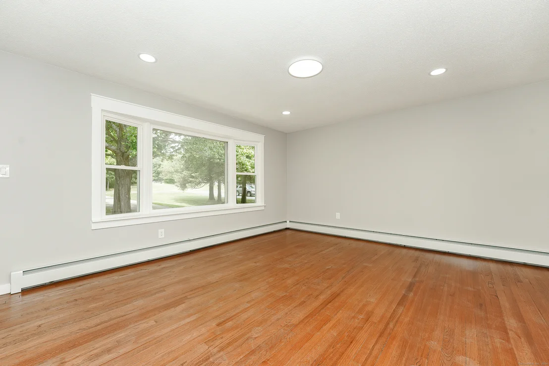 Photo of 144 Roxbury Road