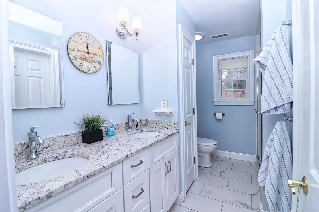 Photo of 129 Georgetown Drive