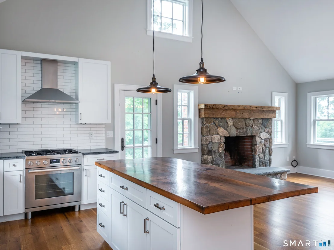 Photo of 21 Hemlock Road