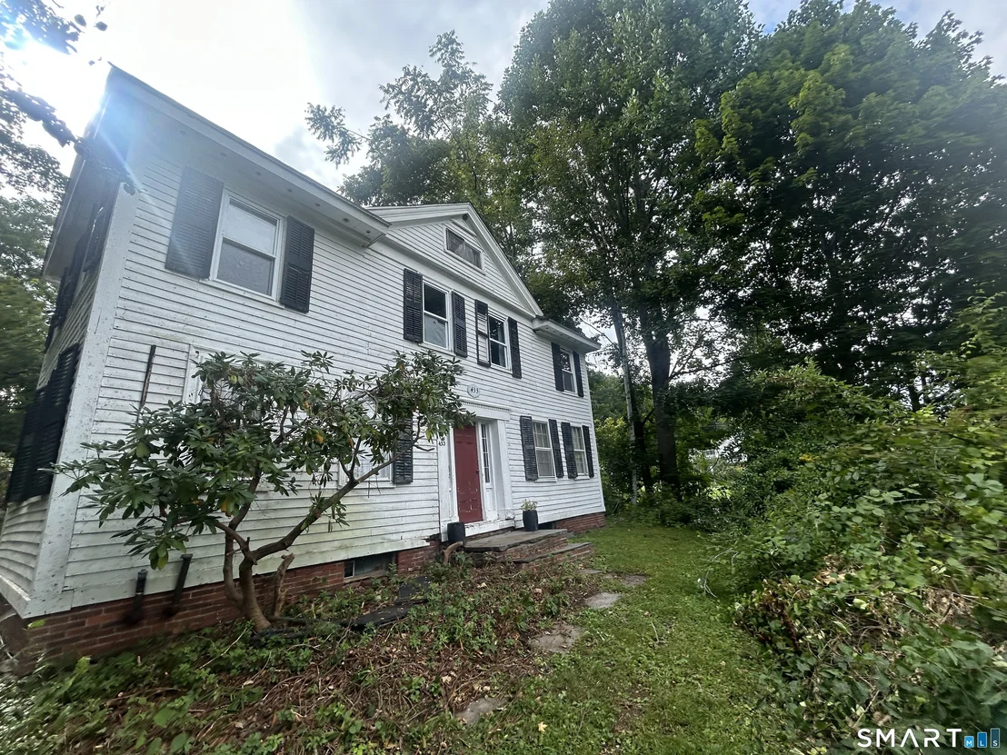 Photo of 433 Simsbury Road