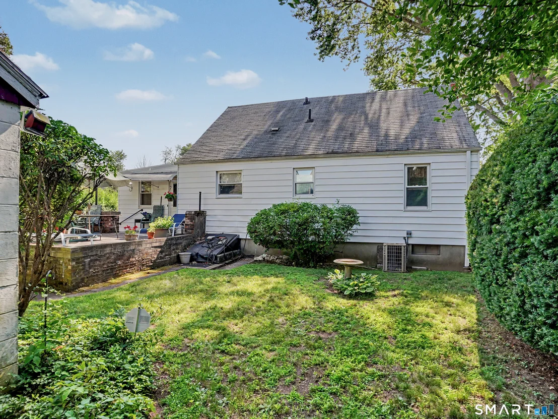Photo of 64 Breyer Avenue