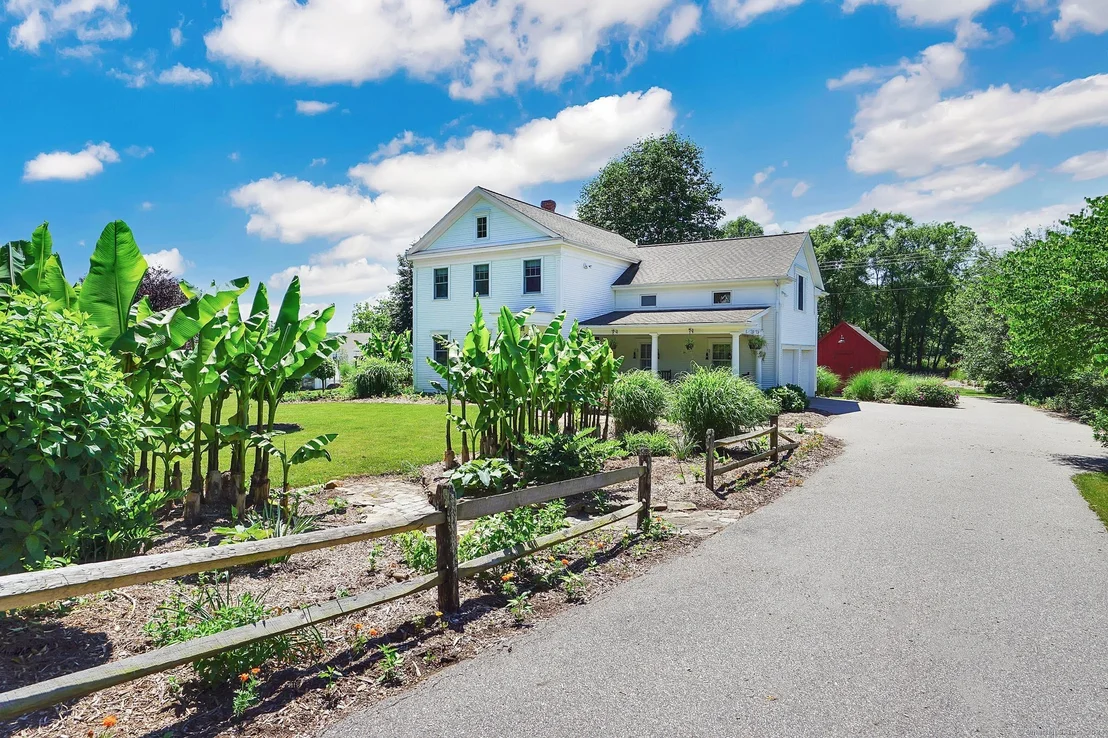 Photo of 9 Old Schoolhouse Road