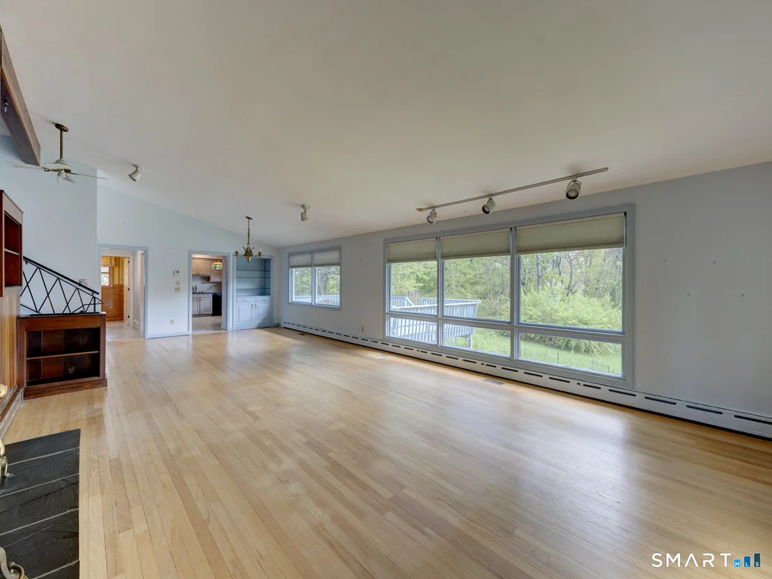 Photo of 284 Chestnut Hill Road