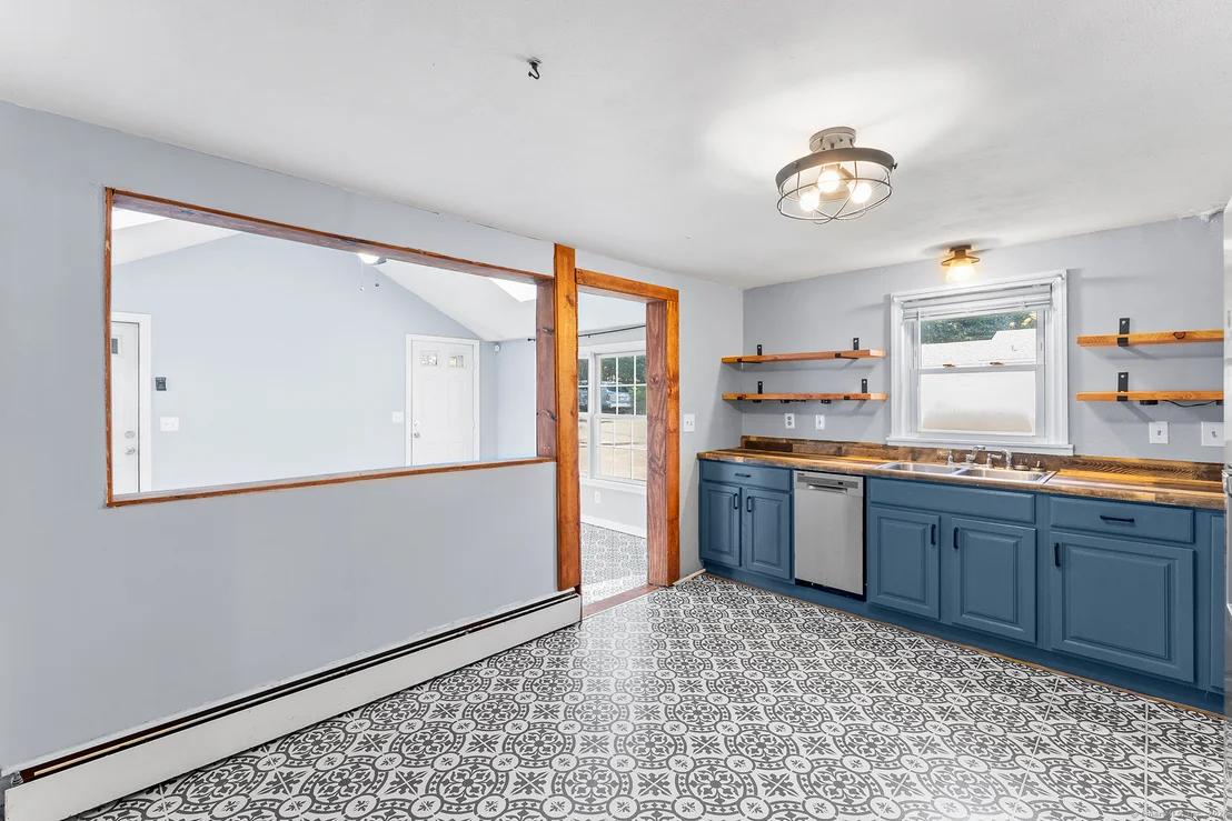 Photo of 165 Giddings Avenue